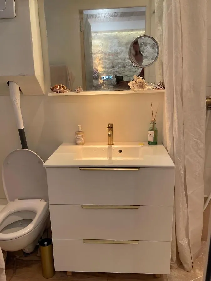 Eleusis-paris Apartment *
